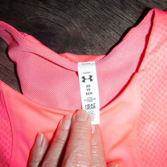 NEW‎ Under armour tank top XS - Picture 3 of 6
